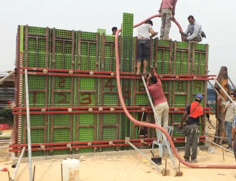 Foam machine for making light concrete